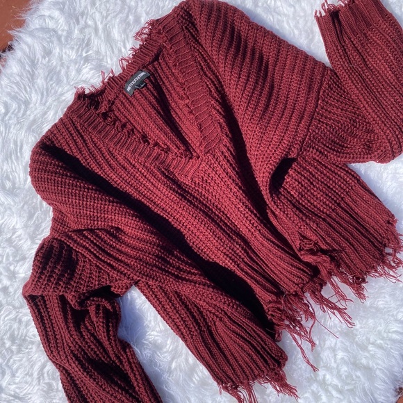 Burgundy Pretty little thing - Picture 3 of 3